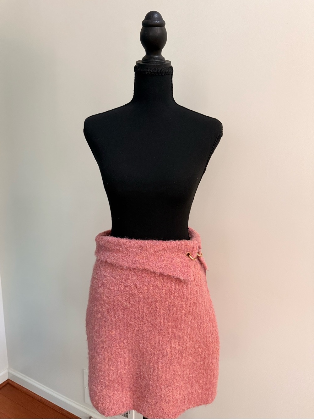 wild fable Pink Textured Mini Skirt with Asymmetric Flap Sz Medium - Picture 2 of 9